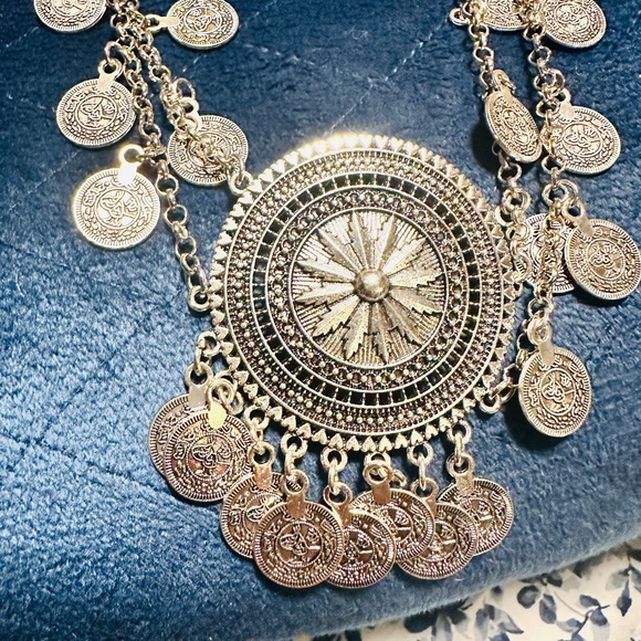 Brand new traditional long necklace - Picture 3 of 4